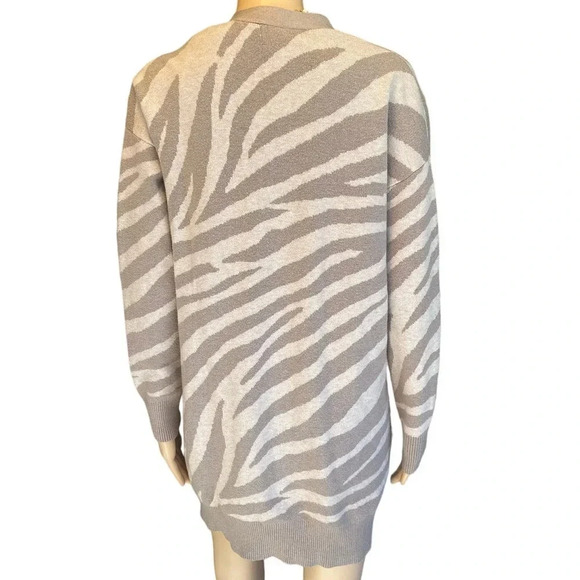 Cupcake and Cashmere Zebra Print Soft Casual Sweater Cardigan Women M-L Pockets - Picture 7 of 8